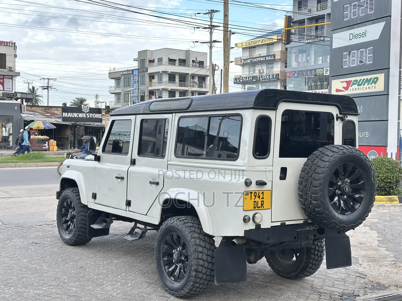Land Rover Defender 1998 White
