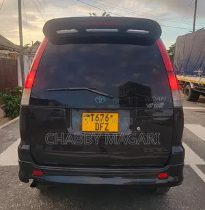 Toyota Noah 2.0 FWD (8 Seater) 2001 Black