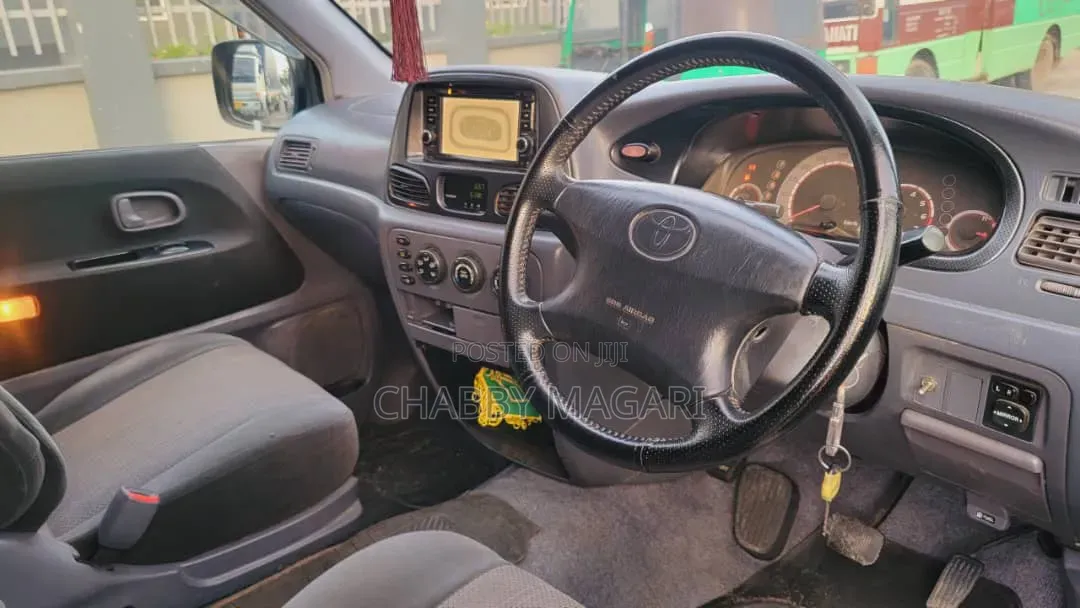 Toyota Noah 2.0 FWD (8 Seater) 2001 Black