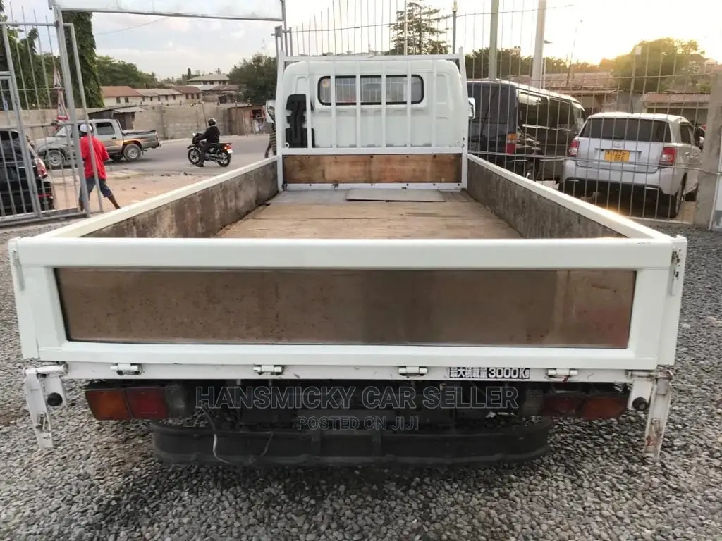 Mitsubishi Canter 2011 Gray