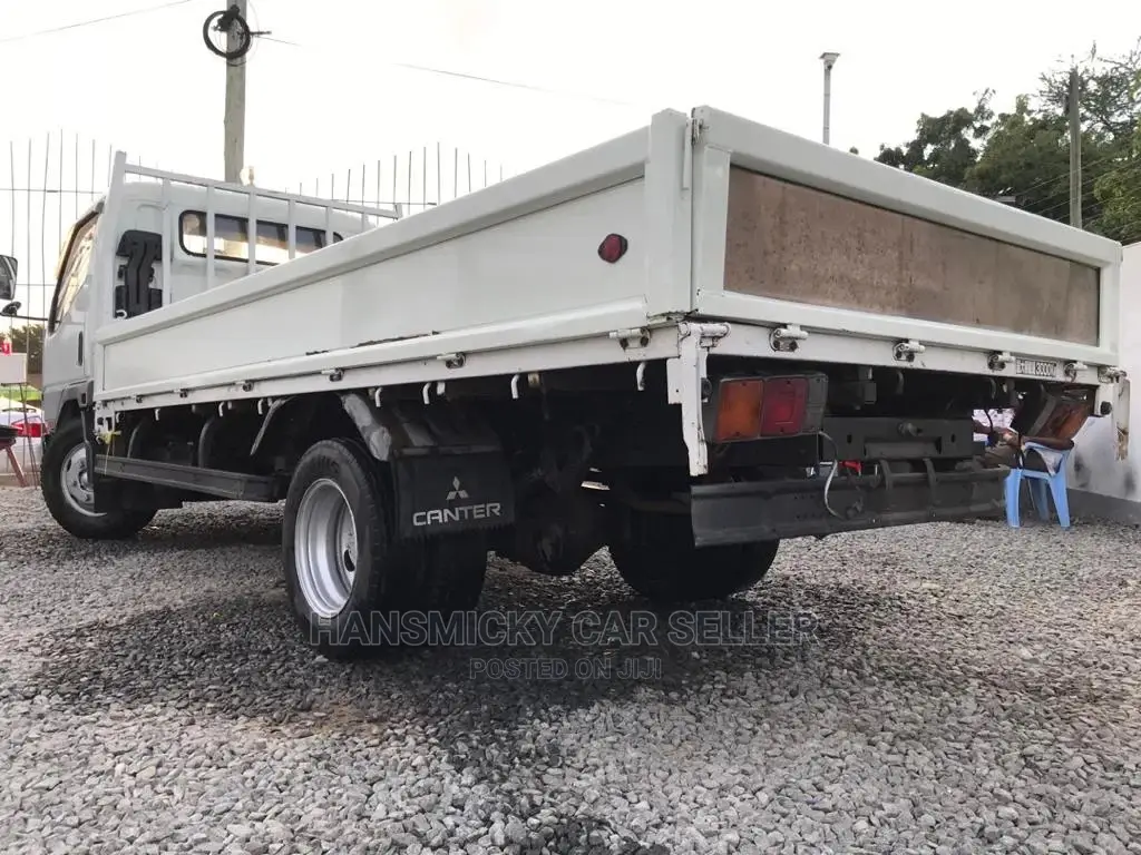 Mitsubishi Canter 2011 Gray