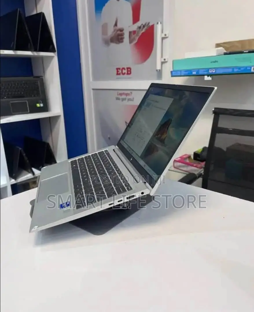 New Laptop HP EliteBook 830 G8 16GB Intel Core i5 SSD 256GB