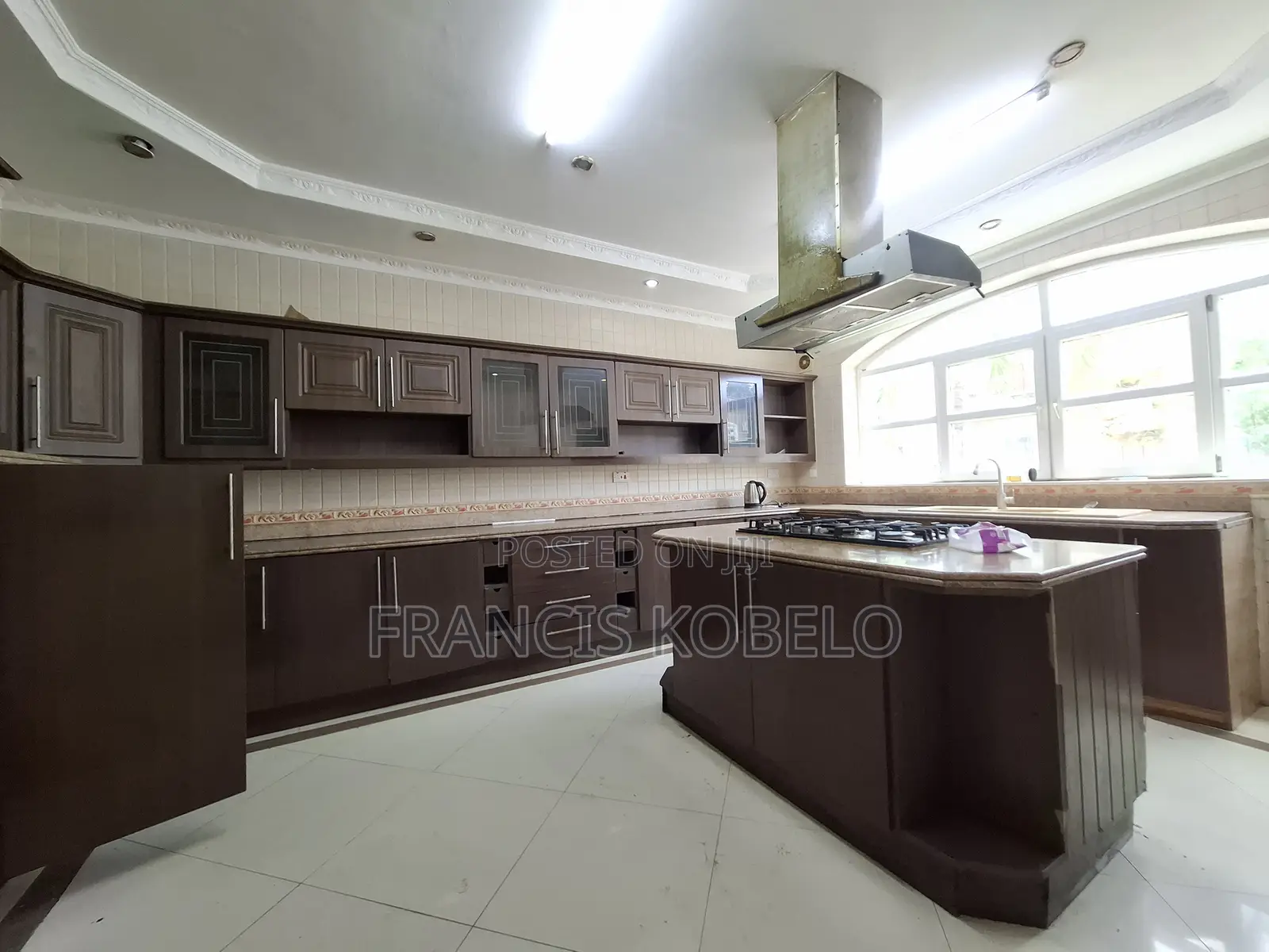 5bdrm Villa in Msasani for rent