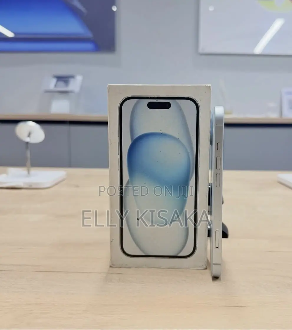 New Apple iPhone 15 128 GB White