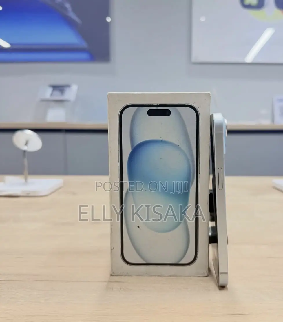 New Apple iPhone 15 128 GB White