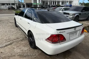Toyota Crown 2006 White