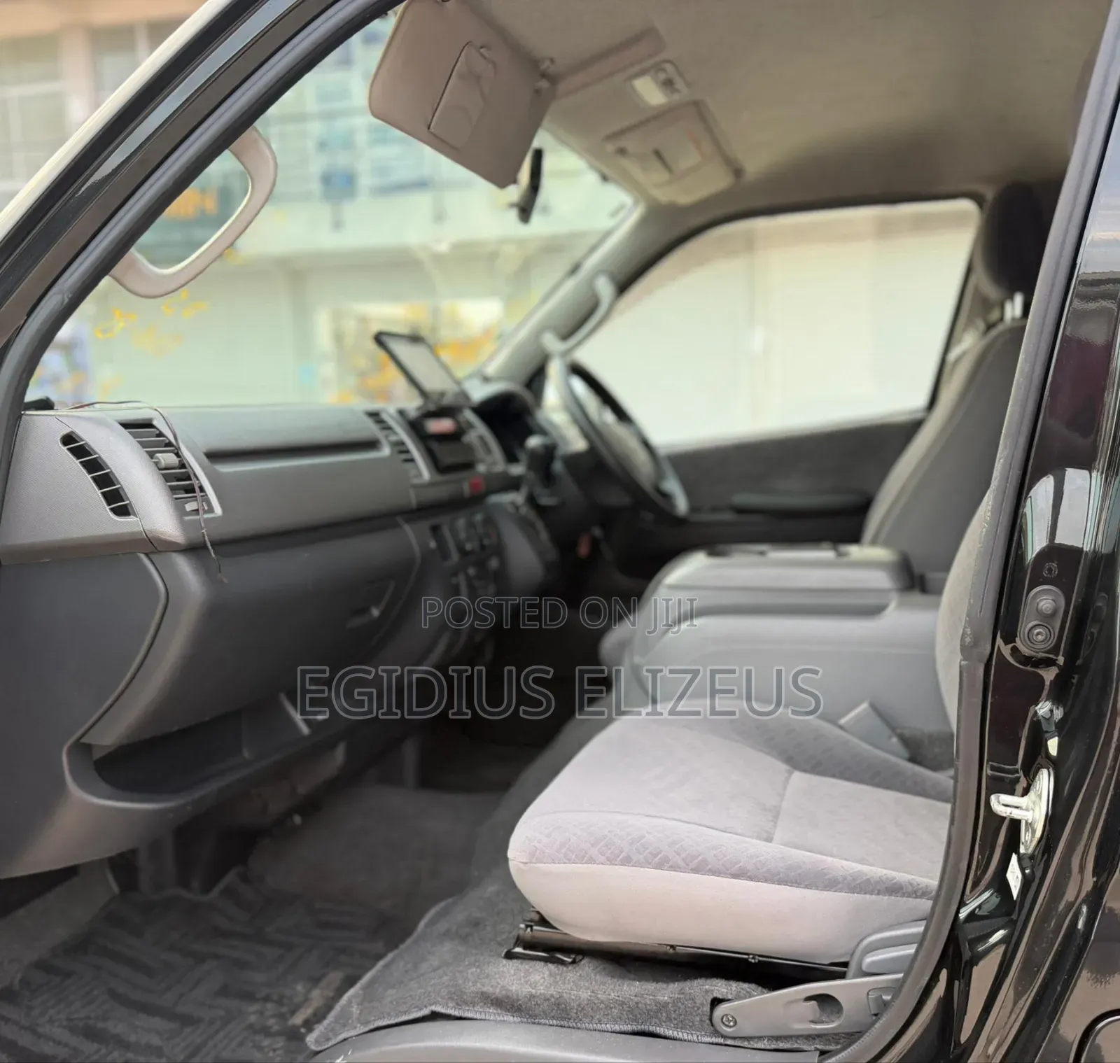 Toyota HiAce 2008 Black