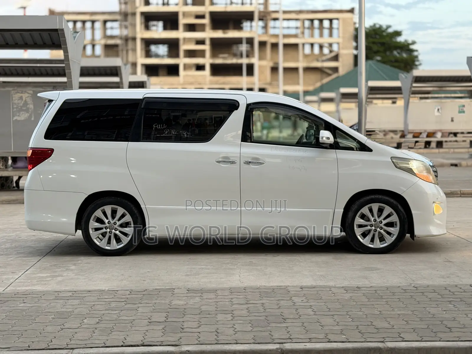 Toyota Alphard 2.4 Petrol FWD 2010 White