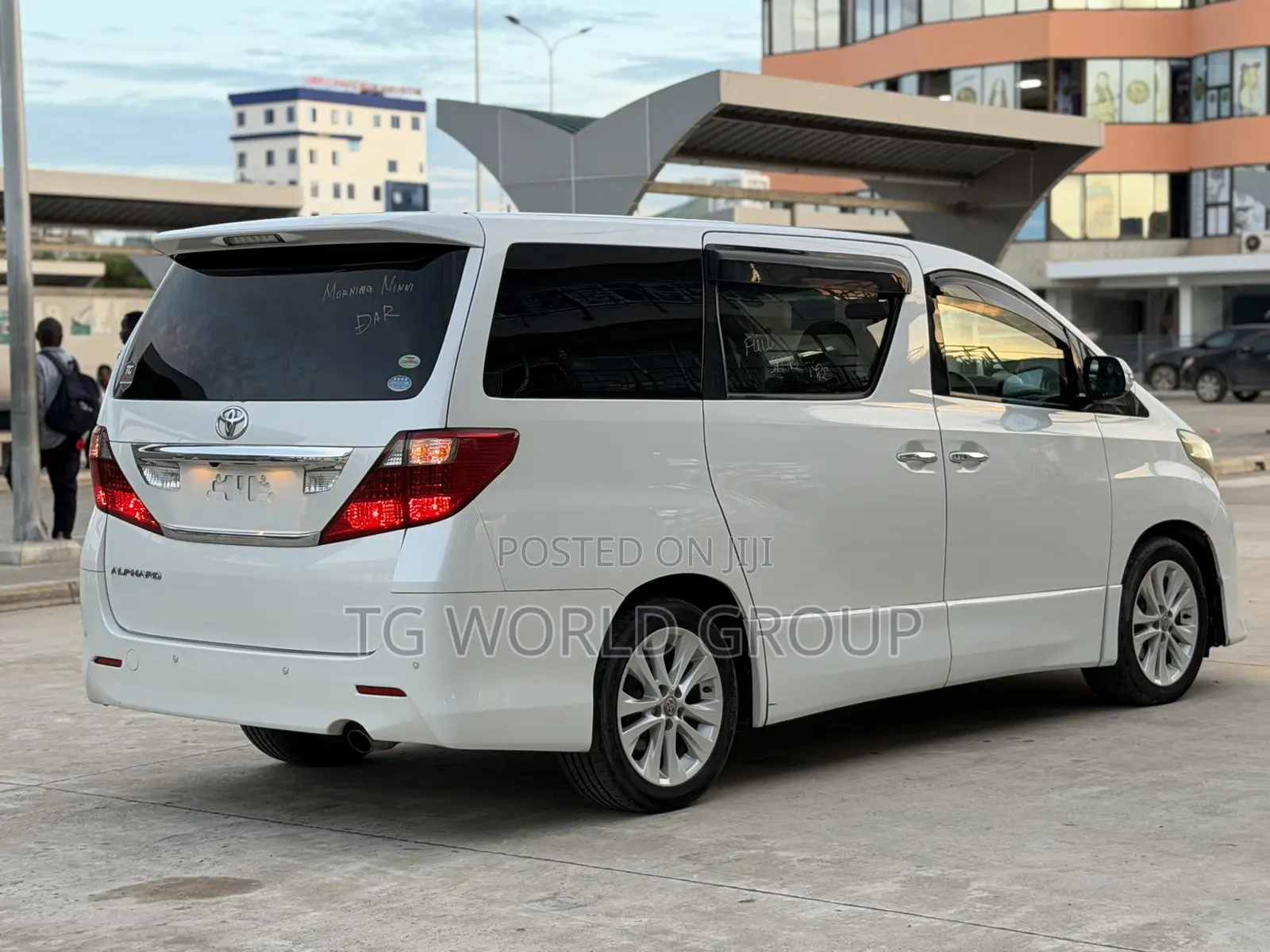 Toyota Alphard 2.4 Petrol FWD 2010 White