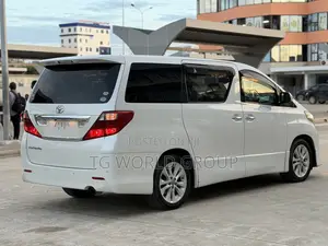 Toyota Alphard 2.4 Petrol FWD 2010 White