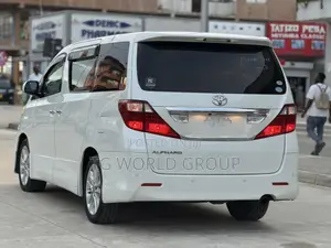 Toyota Alphard 2.4 Petrol FWD 2010 White