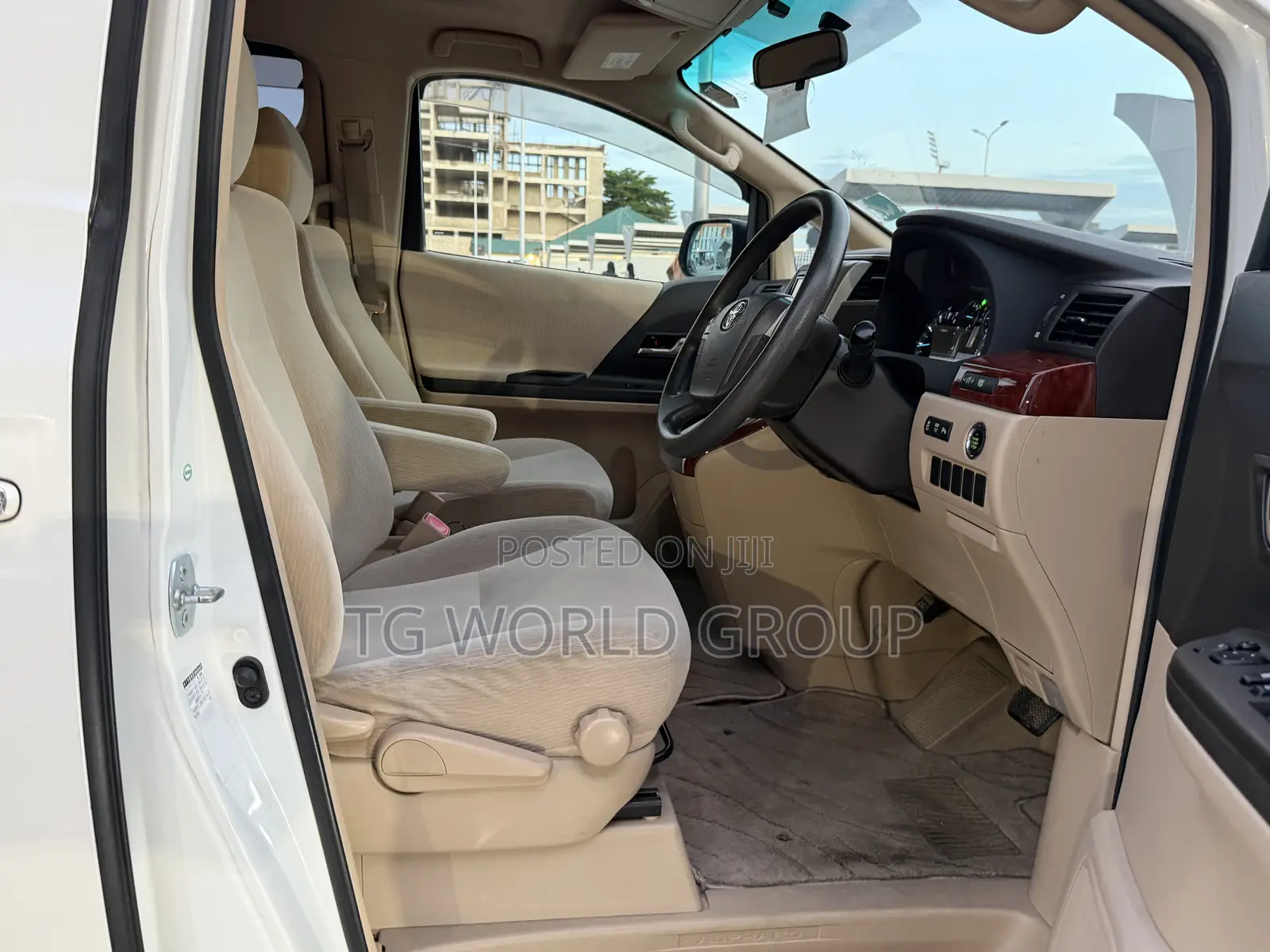 Toyota Alphard 2.4 Petrol FWD 2010 White