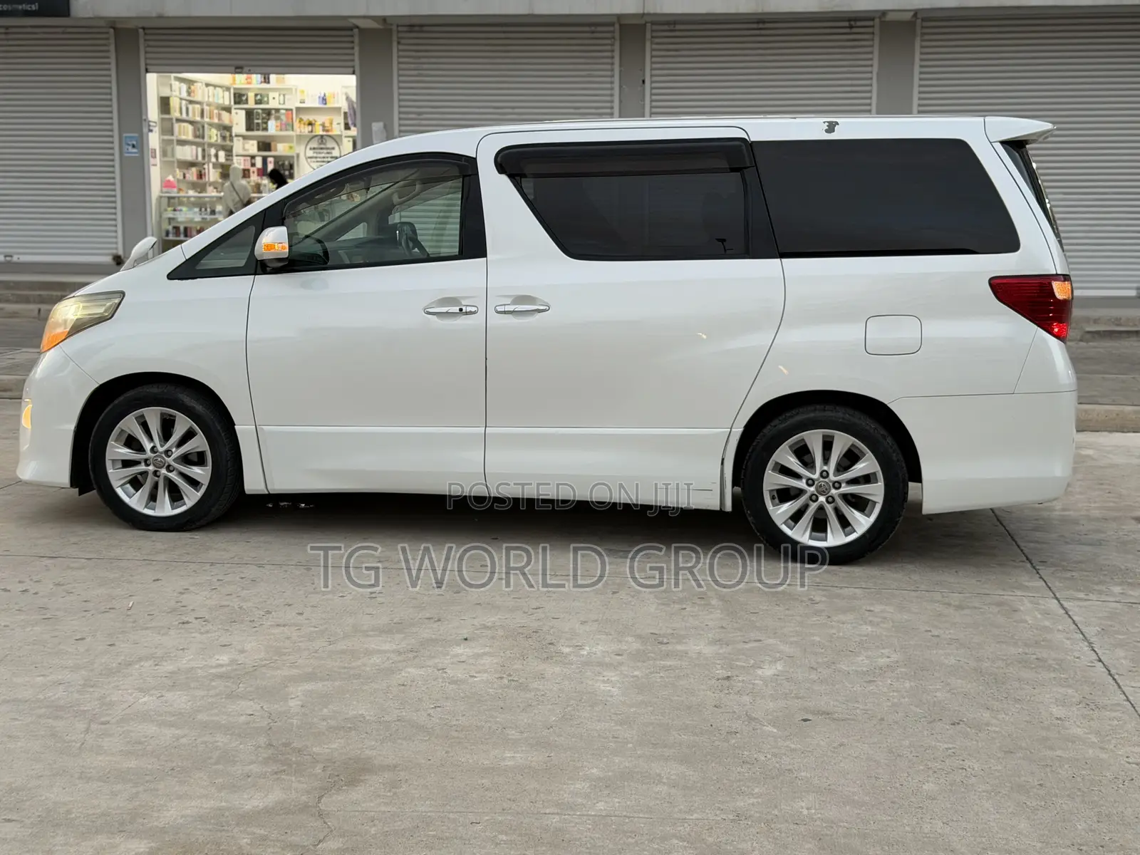Toyota Alphard 2.4 Petrol FWD 2010 White