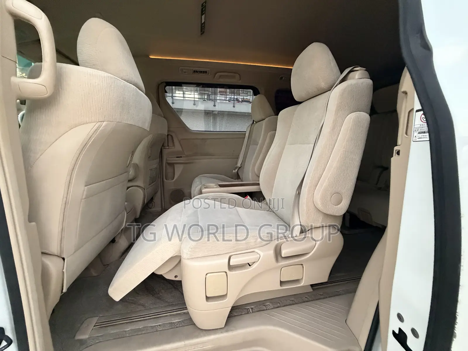 Toyota Alphard 2.4 Petrol FWD 2010 White