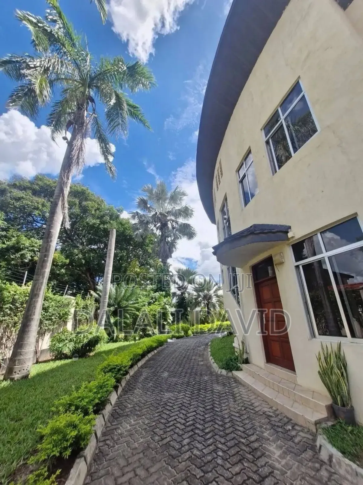 Furnished 3bdrm Villa in Mikocheni for rent