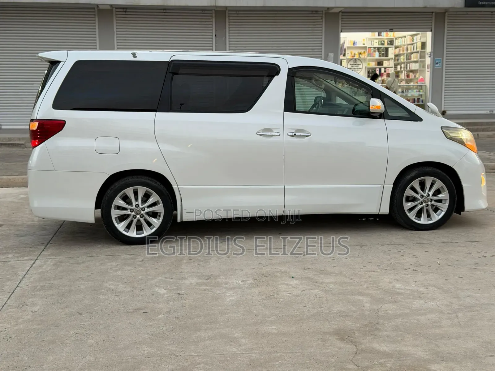 Toyota Alphard 2010 White