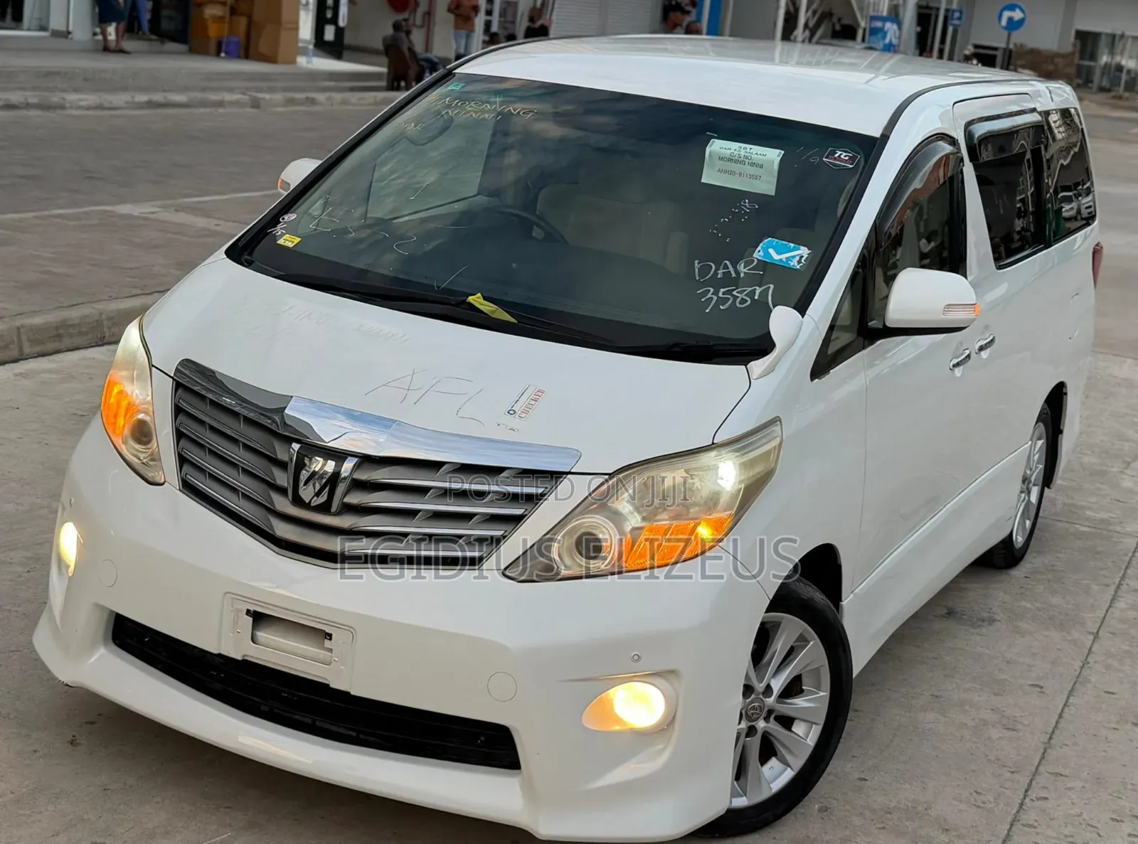 Toyota Alphard 2010 White