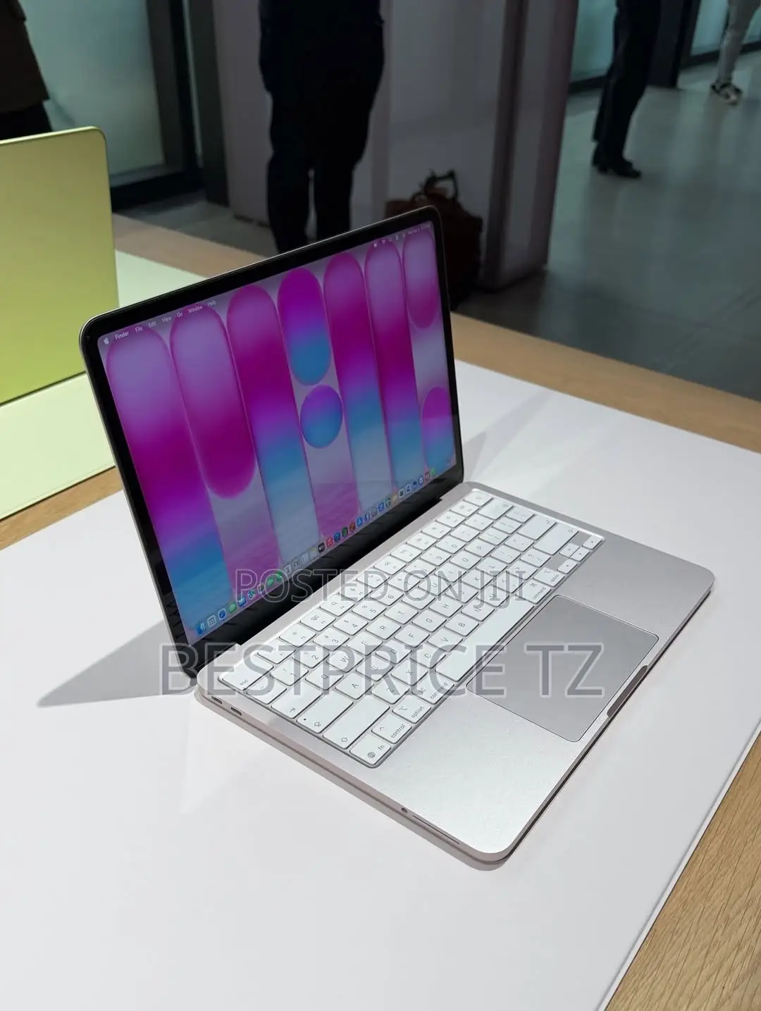 New Laptop Apple MacBook Neo 2026 8GB Intel Core i5 SSD 256GB