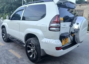 Toyota Land Cruiser Prado 2005 White
