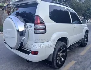 Toyota Land Cruiser Prado 2005 White