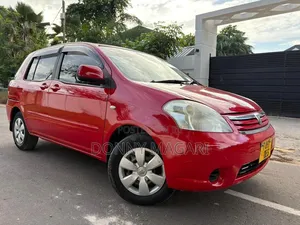 Toyota Raum 2005 Red