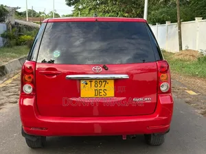 Toyota Raum 2005 Red
