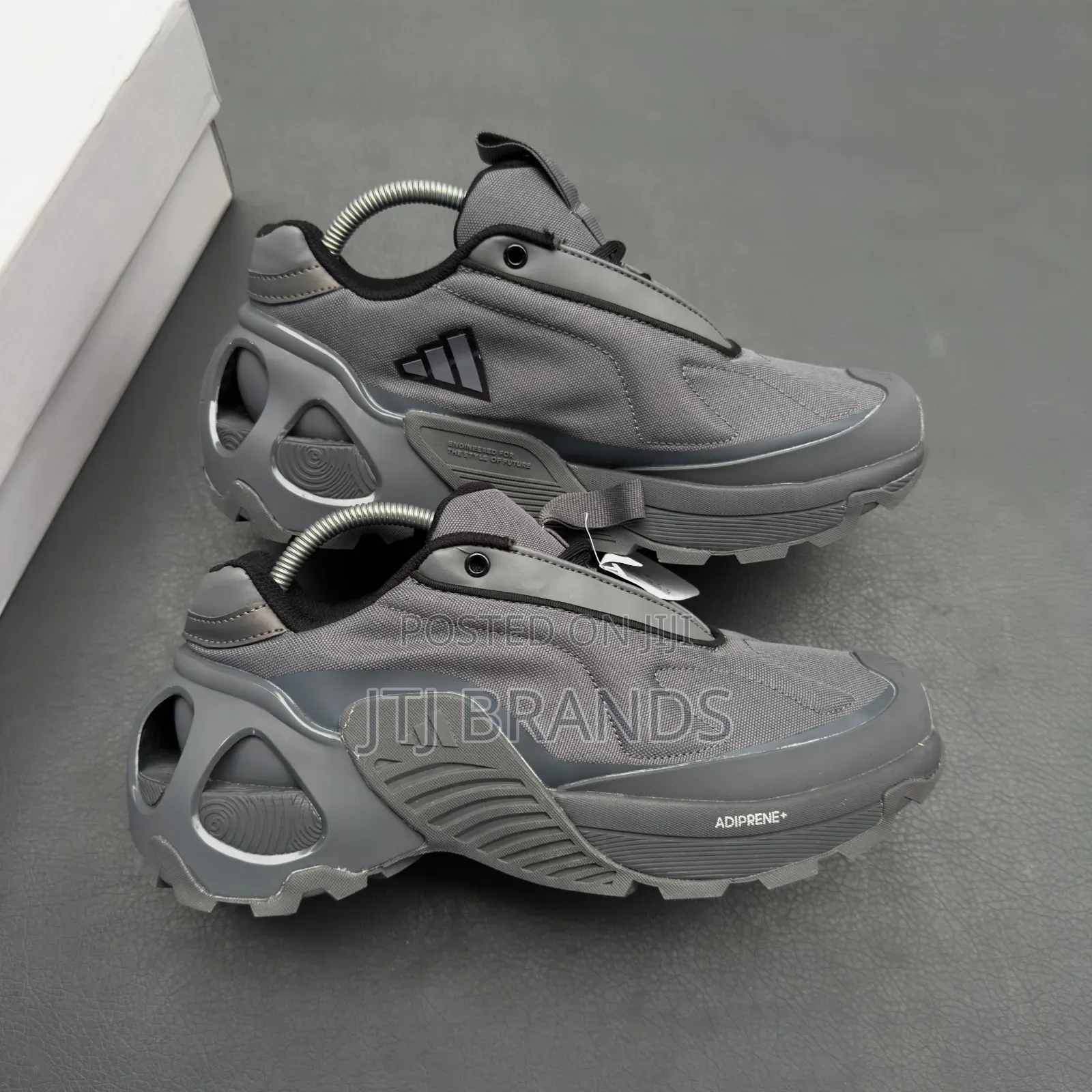 Za Moto Moto Hizi Sneaker