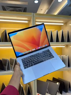 New Laptop Apple MacBook Pro 2017 16GB Intel Core i7 SSD 512GB