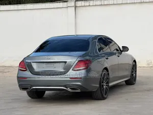 Mercedes-Benz E200 2017 Gray
