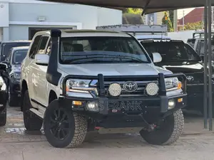 Toyota Land Cruiser 2021 White