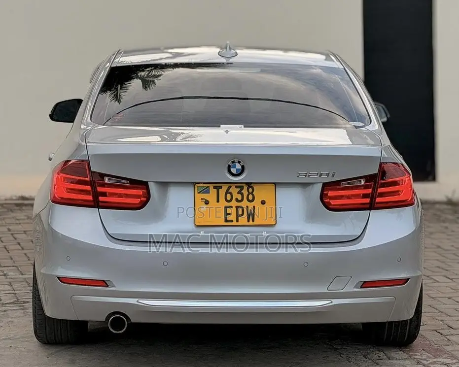 BMW 3 Series 320i RWD 2013 Silver