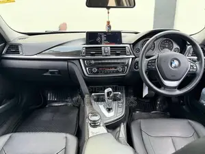 BMW 3 Series 320i RWD 2013 Silver