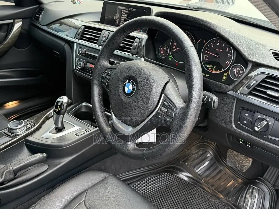 BMW 3 Series 320i RWD 2013 Silver