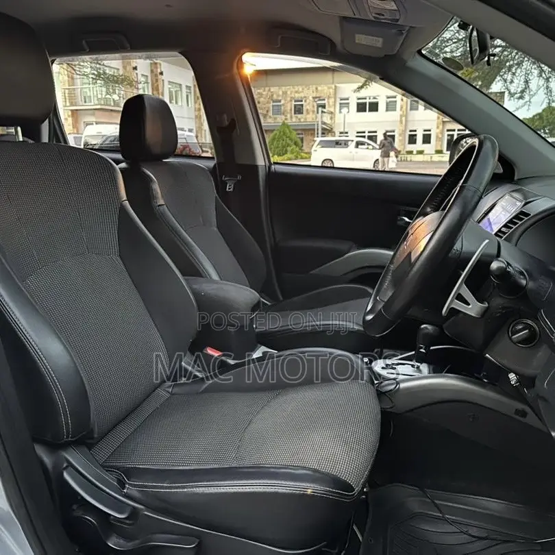 Mitsubishi Outlander 2.4 2009 Silver