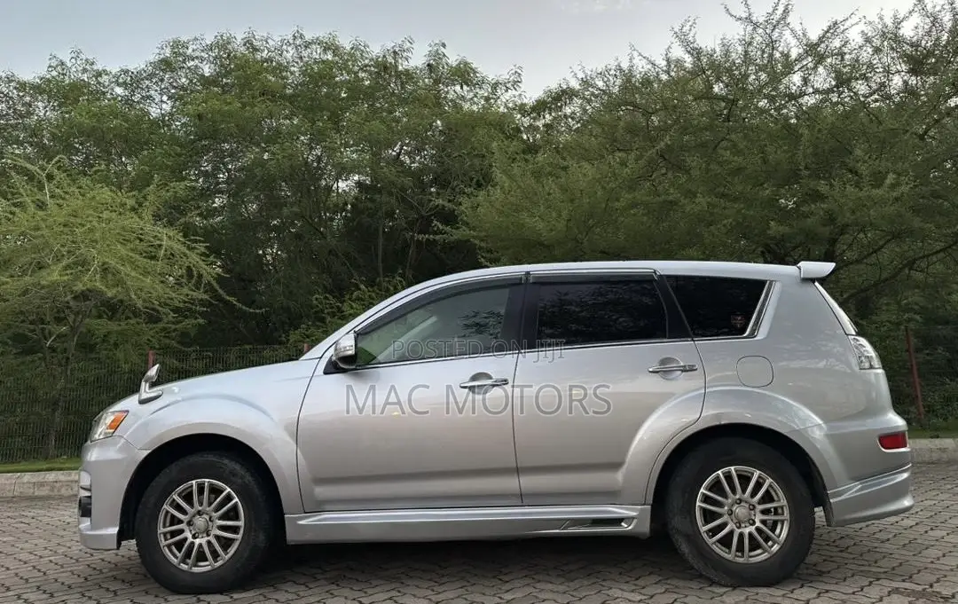 Mitsubishi Outlander 2.4 2009 Silver