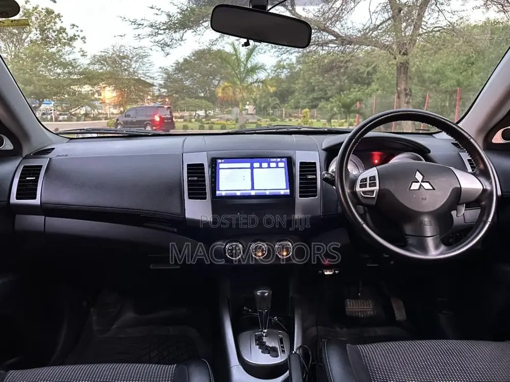 Mitsubishi Outlander 2.4 2009 Silver