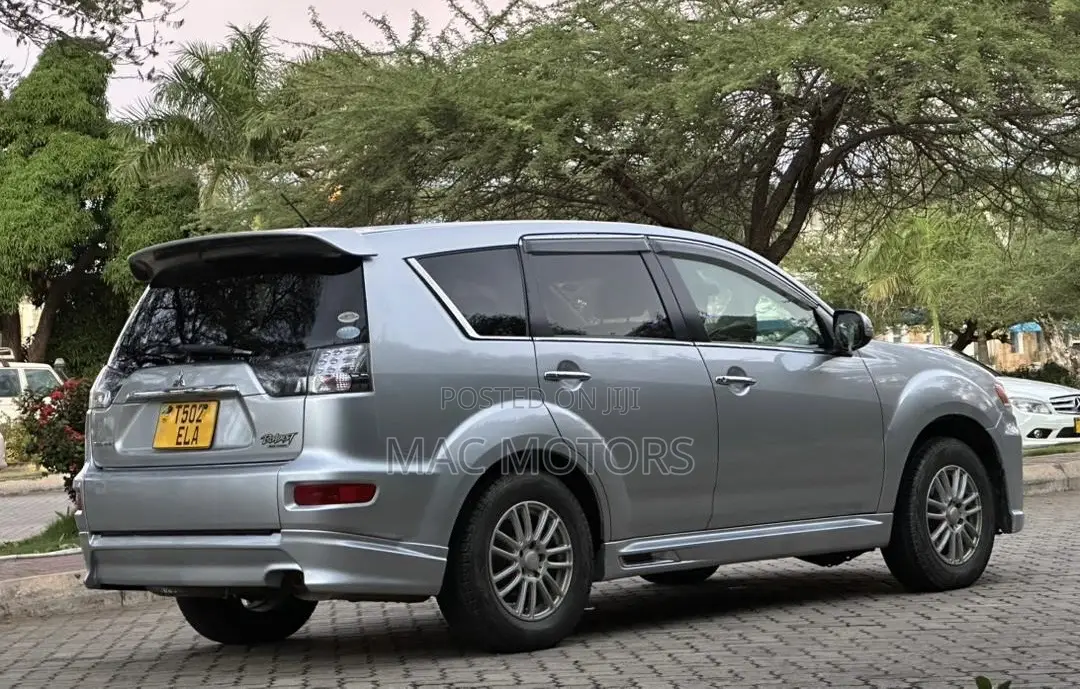 Mitsubishi Outlander 2.4 2009 Silver