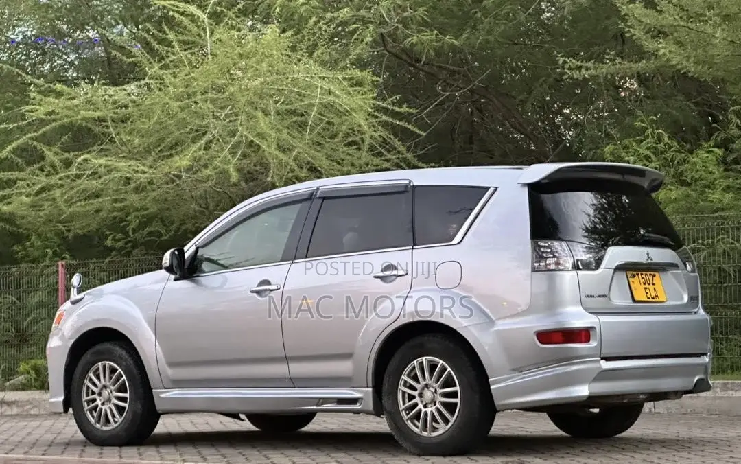 Mitsubishi Outlander 2.4 2009 Silver