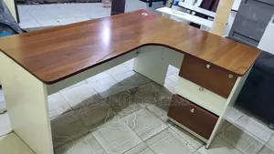 Office Table Kubwa