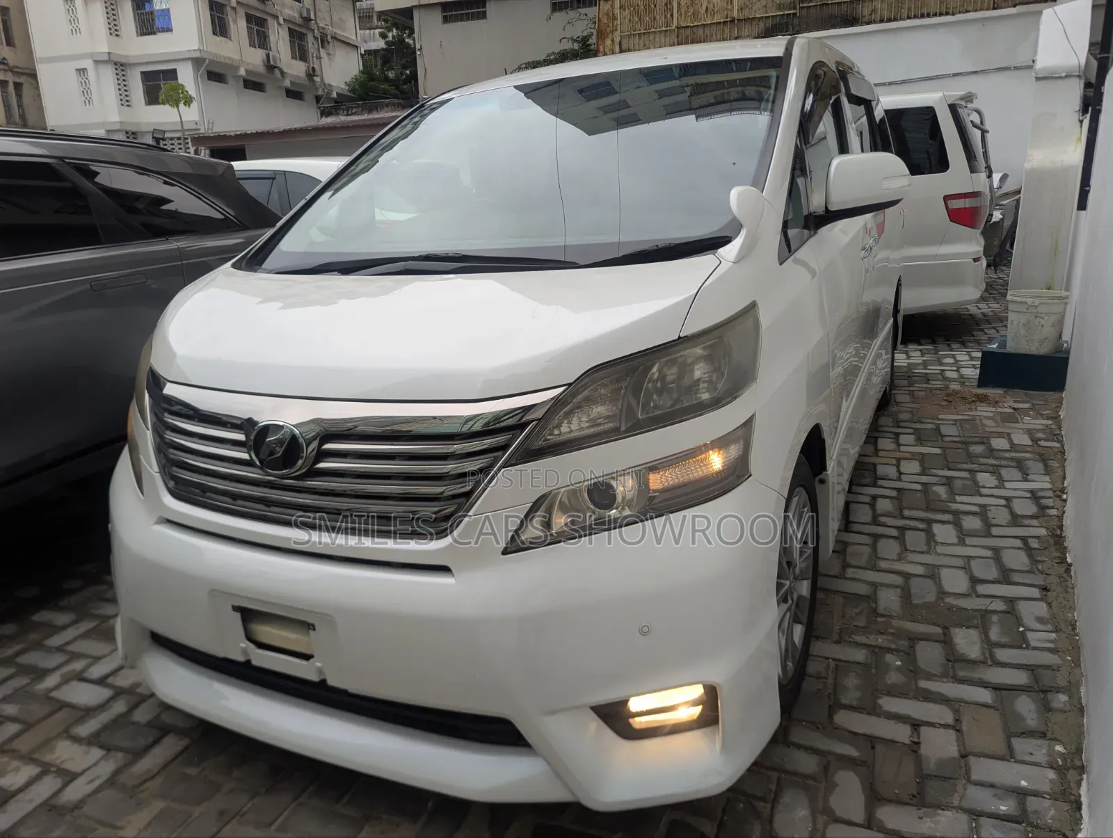 Toyota Alphard 2.4 Petrol AWD 2010 Pearl