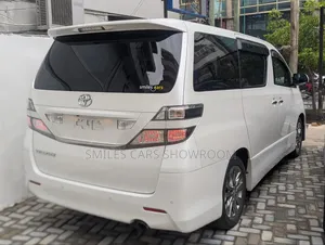 Toyota Alphard 2.4 Petrol AWD 2010 Pearl
