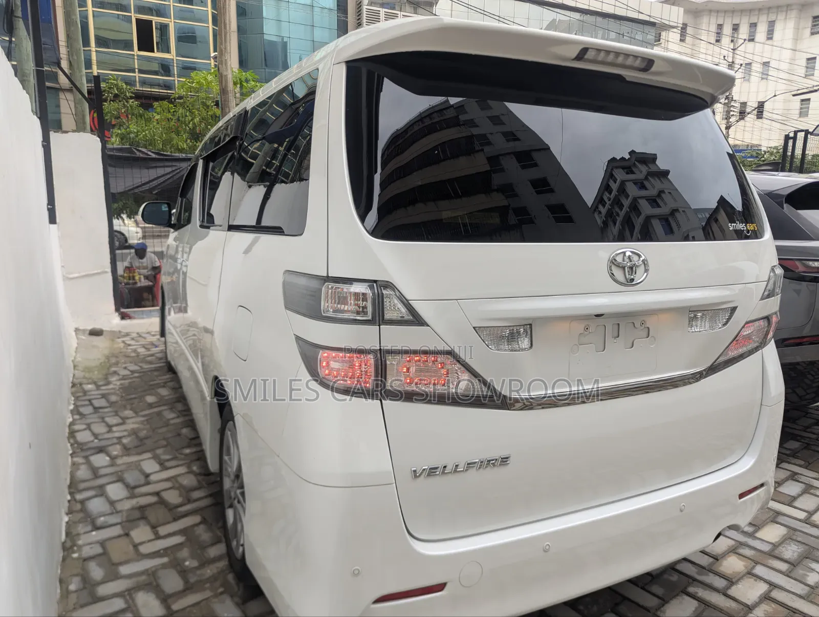 Toyota Alphard 2.4 Petrol AWD 2010 Pearl