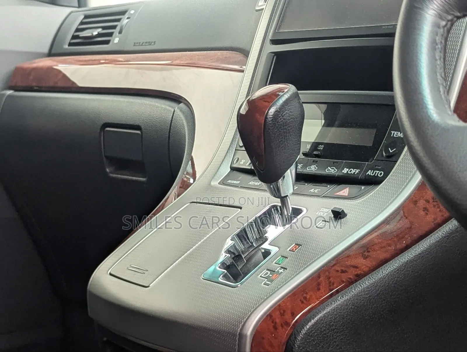 Toyota Alphard 2.4 Petrol AWD 2010 Pearl