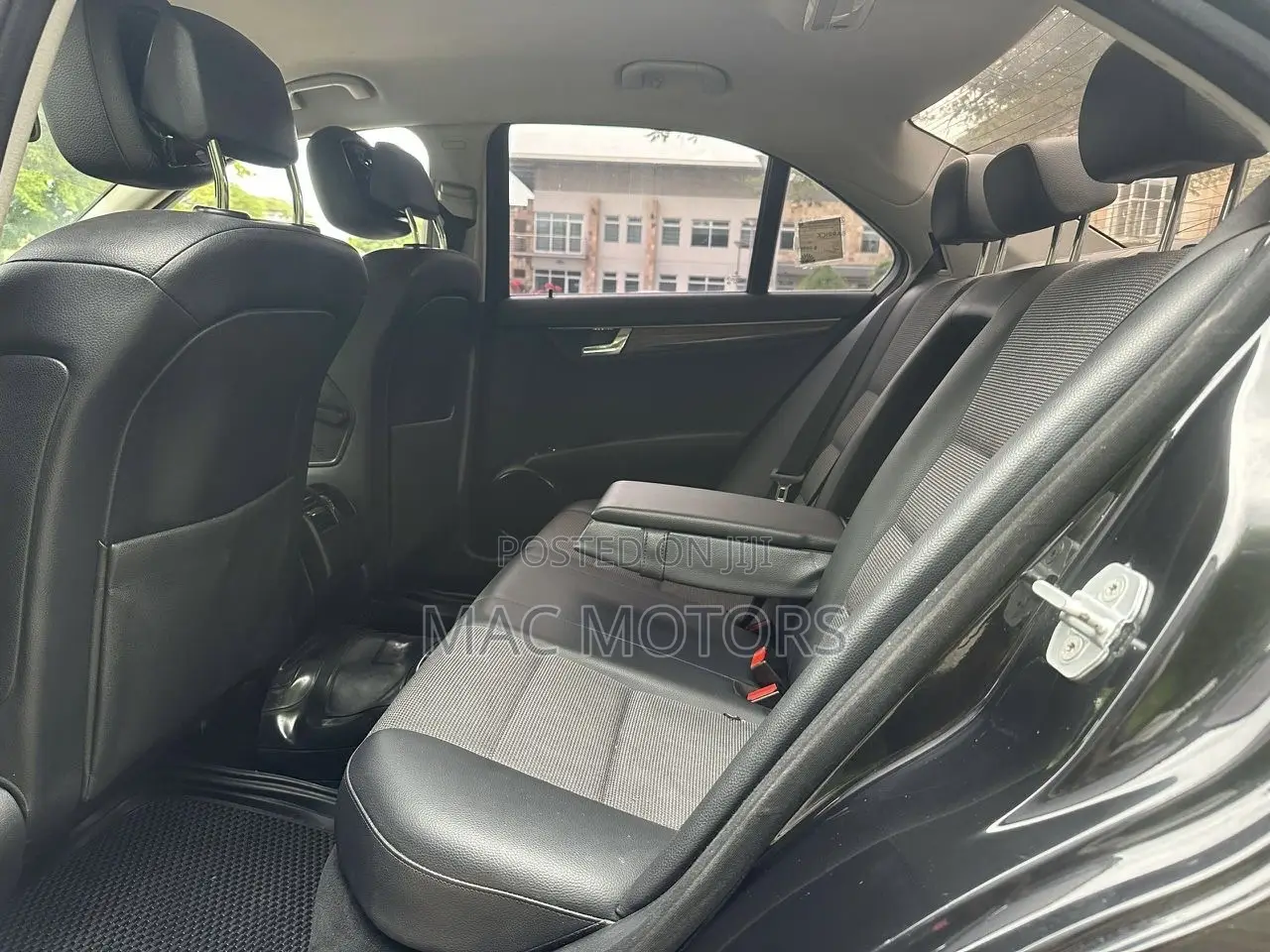 Mercedes-Benz C200 2009 Black