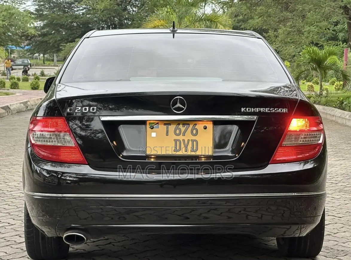 Mercedes-Benz C200 2009 Black