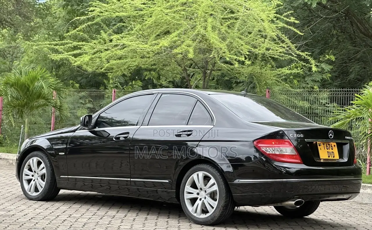 Mercedes-Benz C200 2009 Black