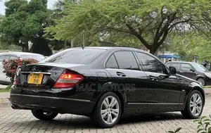 Mercedes-Benz C200 2009 Black