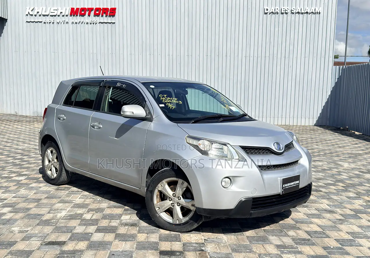 Toyota IST 2007 Silver