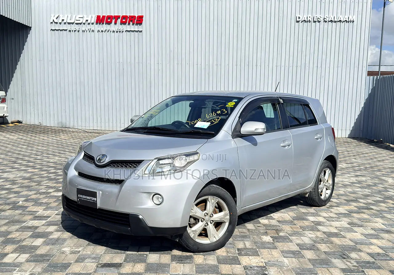 Toyota IST 2007 Silver