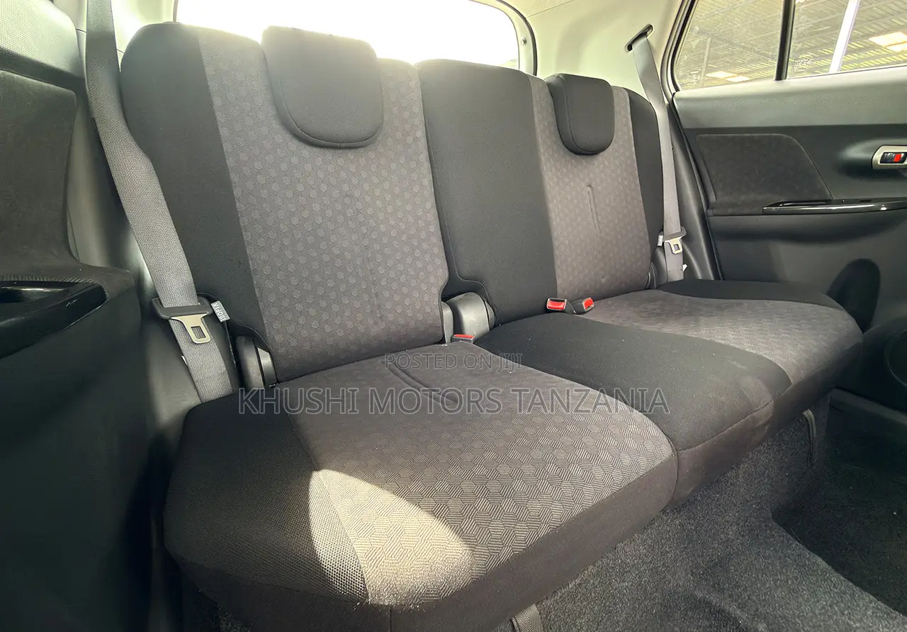 Toyota IST 2007 Silver
